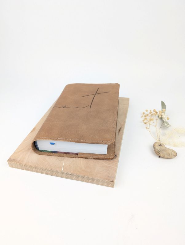 Personalisierte Bibelhülle aus Leder – Bild 8